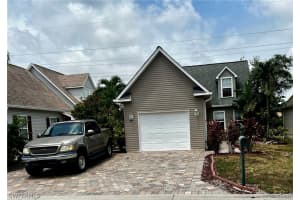 243 Leawood Cir, Naples, FL 34104, Sold 08/01/24