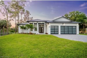 353 Golden Gate Blvd E, Naples