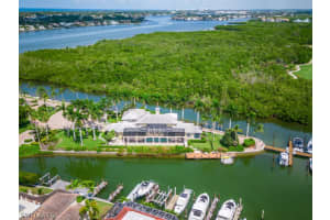 1515 Gulfstar Dr S, Naples, FL 34112, Sold 08/30/24