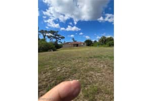 466 redwing Street, Lehigh Acres, FL 33974 - MLS#224045611