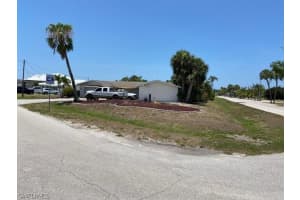 5304 Bayshore Avenue, Cape Coral, FL 33904 - MLS#224046156