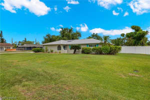 2301 La Salle Avenue, FORT MYERS, FL 33907 Sold 07/26/24