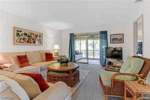 300 Valley Stream Dr A10, Naples