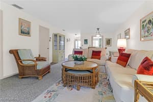 300 Valley Stream Drive, Naples, FL 34113 - MLS#224047543