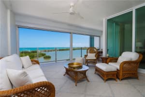 60 Seagate Dr 704, Naples