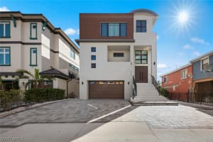 250 Crescent St, Fort Myers Beach