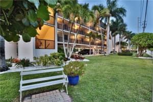 5220 Bonita Beach Road, BONITA SPRINGS, FL 34134 Sold 03/10/25