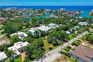 400 Wedge Drive, NAPLES, FL 34103 Sold 11/12/24