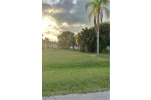 43 Twin Palms Drive, NAPLES, FL 34114 Sold 01/15/25