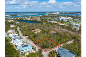 701 Waterside Drive, MARCO ISLAND, FL 34145 Sold 08/28/25