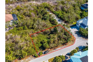 701 Waterside Drive, MARCO ISLAND, FL 34145 Sold 08/28/25
