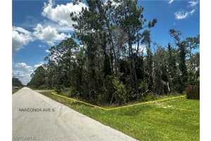 700 Barcia Street, Lehigh Acres, FL 33974 - MLS#224049386