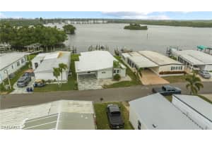 339 Shoreland Drive, Fort Myers, FL 33905 - MLS#224049586