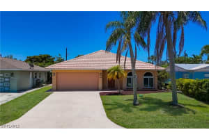 580 103rd Avenue, NAPLES, FL 34108 Sold 07/11/25