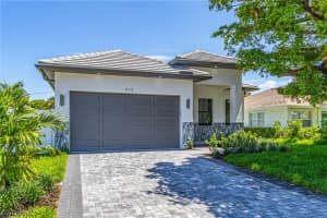 689 101st Ave N, Naples