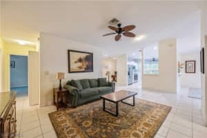 400 Diamond Circle, NAPLES, FL 34110 Sold 08/06/24
