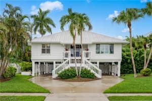 832 Seagrape Drive, Marco Island, FL 34145 Sold 05/02/25