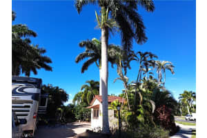 4909 Coach Lane, NAPLES, FL 34114 Sold 04/11/25