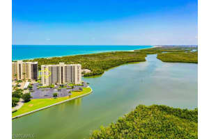 17 Bluebill Ave 702, Naples