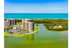 17 Bluebill Avenue, Naples, FL 34108 - MLS#224052587