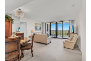 17 Bluebill Avenue, Naples, FL 34108 - MLS#224052587