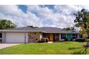 777 Entrada Drive, Fort Myers, FL 33919 Sold 04/17/25