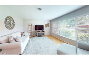 777 Entrada Drive, Fort Myers, FL 33919 Sold 04/17/25