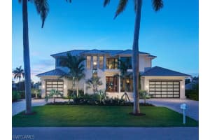 575 17th Ave S, Naples
