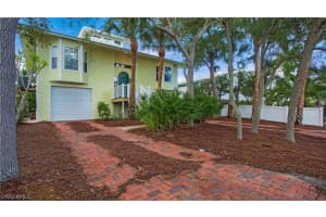 1296 Grand Canal Drive, Naples, FL 34110 Sold 12/05/24