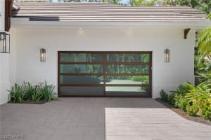 987 Barcarmil Way, NAPLES, FL 34110 Sold 09/03/24