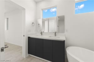2104 Embers Pkwy W, Cape Coral