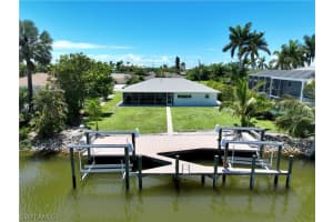 403 Grenada Avenue, NAPLES, FL 34113 Sold 09/05/24