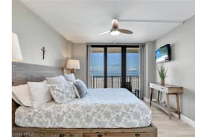 180 Seaview Court, MARCO ISLAND, FL 34145 Sold 08/08/24