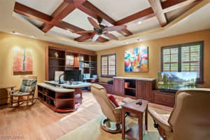 671 21st Street, Naples, FL 34120 Sold 01/08/25