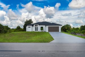 502 LOUIS Avenue, LEHIGH ACRES, FL 33972 Sold 01/29/25