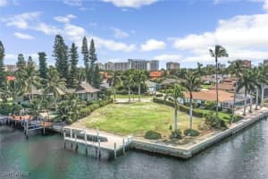1072 Fieldstone Drive, MARCO ISLAND, FL 34145 Sold 03/26/25