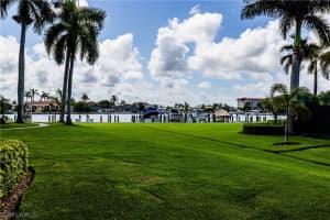 591 Seaview Court, MARCO ISLAND, FL 34145 Sold 05/14/25