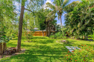 240 Mentor Drive, NAPLES, FL 34110 Sold 10/07/24