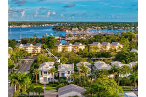 982 9th Avenue, Naples, FL 34102 Sold 06/20/25