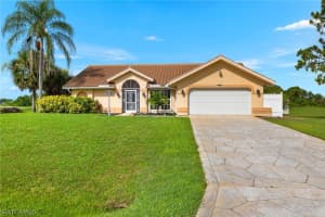 688 Mirror Lakes Court, LEHIGH ACRES, FL 33974 Sold 10/02/24