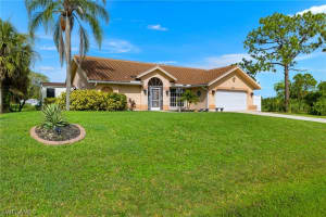 688 Mirror Lakes Court, LEHIGH ACRES, FL 33974 Sold 10/02/24