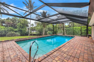152 Oakwood Drive, Naples, FL 34110 Sold 01/07/25