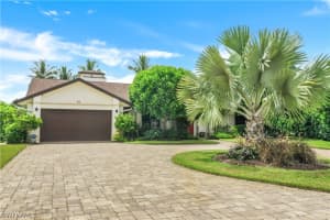 152 Oakwood Drive, Naples, FL 34110 Sold 01/07/25