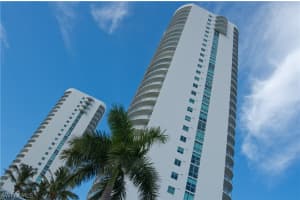 3000 Oasis Grand Boulevard, FORT MYERS, FL 33916 Sold 08/23/24