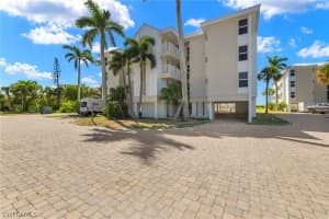 635 Gulf Drive, SANIBEL, FL 33957 Sold 03/05/25