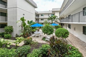 788 Park Shore Drive, Naples, FL 34103 - MLS#224059874
