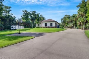 680 24th Avenue, NAPLES, FL 34120 Sold 11/06/24