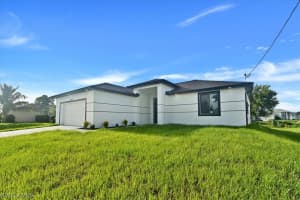 105 14th Street, Lehigh Acres, FL 33972 Sold 11/26/24