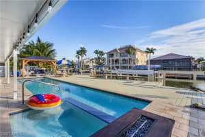 402 Germain Avenue, NAPLES, FL 34108 Sold 10/04/24