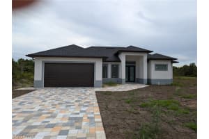 471 Greenbriar Boulevard, Lehigh Acres, FL 33972 Sold 04/08/25